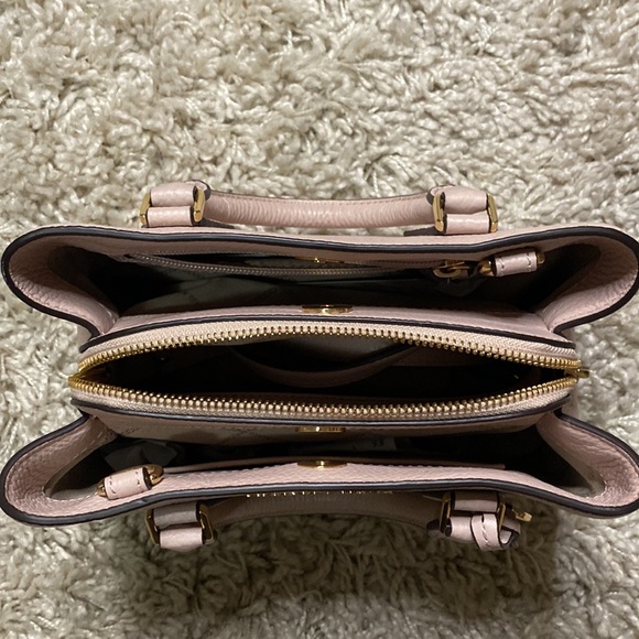 Micheal Kors small Camille handbag in blush pink - Picture 2 of 6